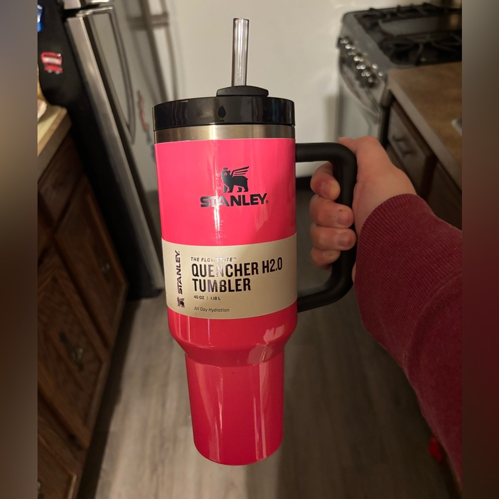 NEON PINK STANLEY